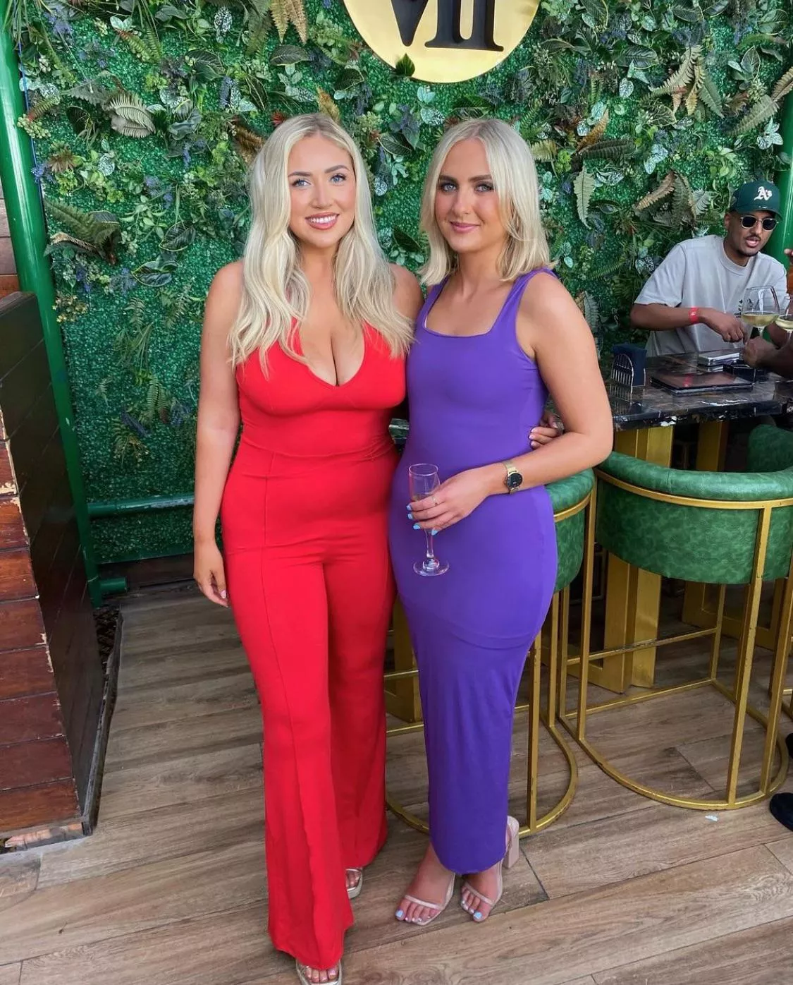 Left or right  posted by bobbyvsvs