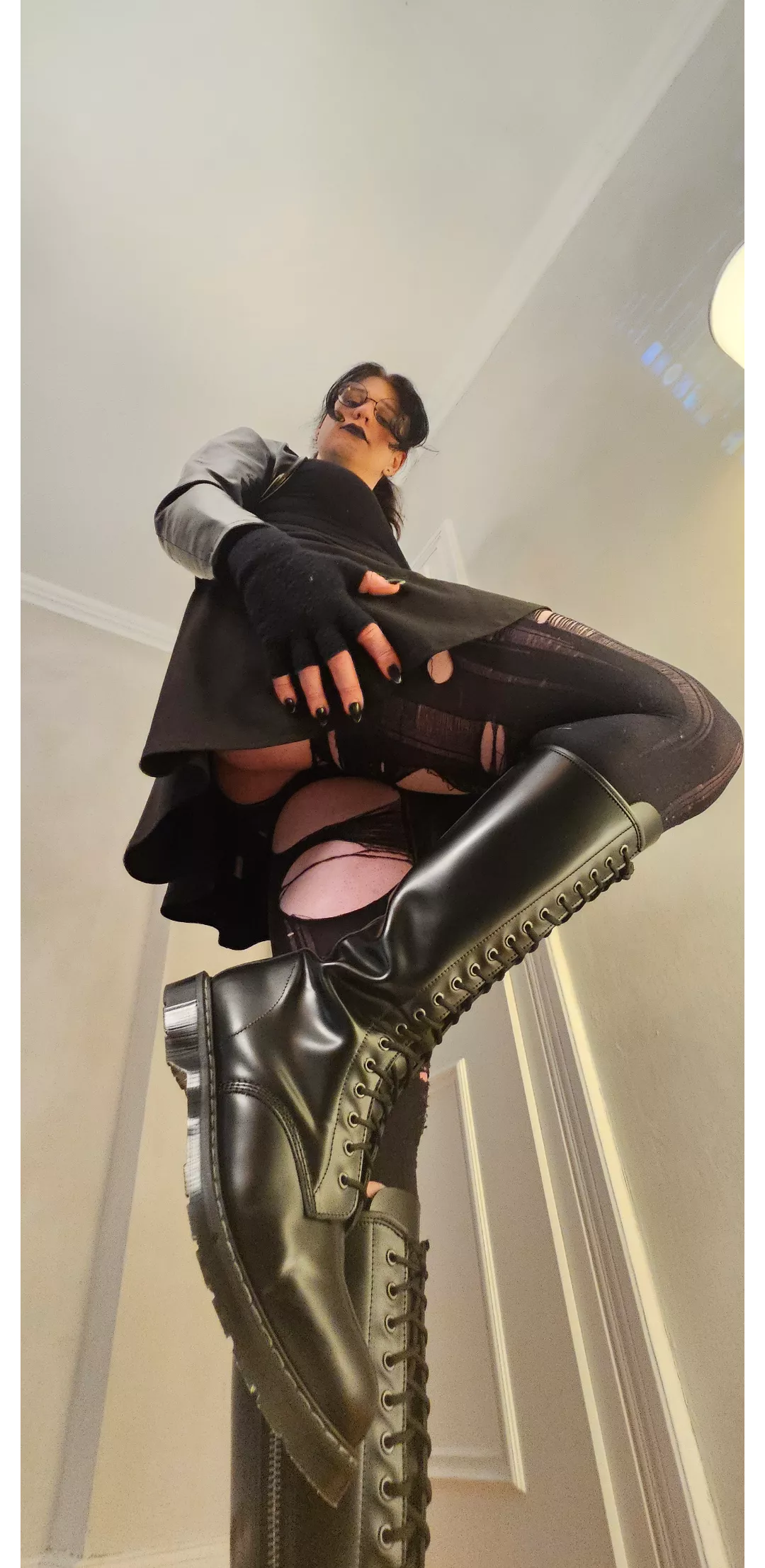 My boots would look amazing on your face~  posted by ShinyAtheris