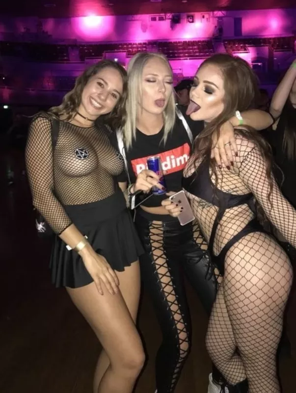 Party hoes posted by Chaturbater1