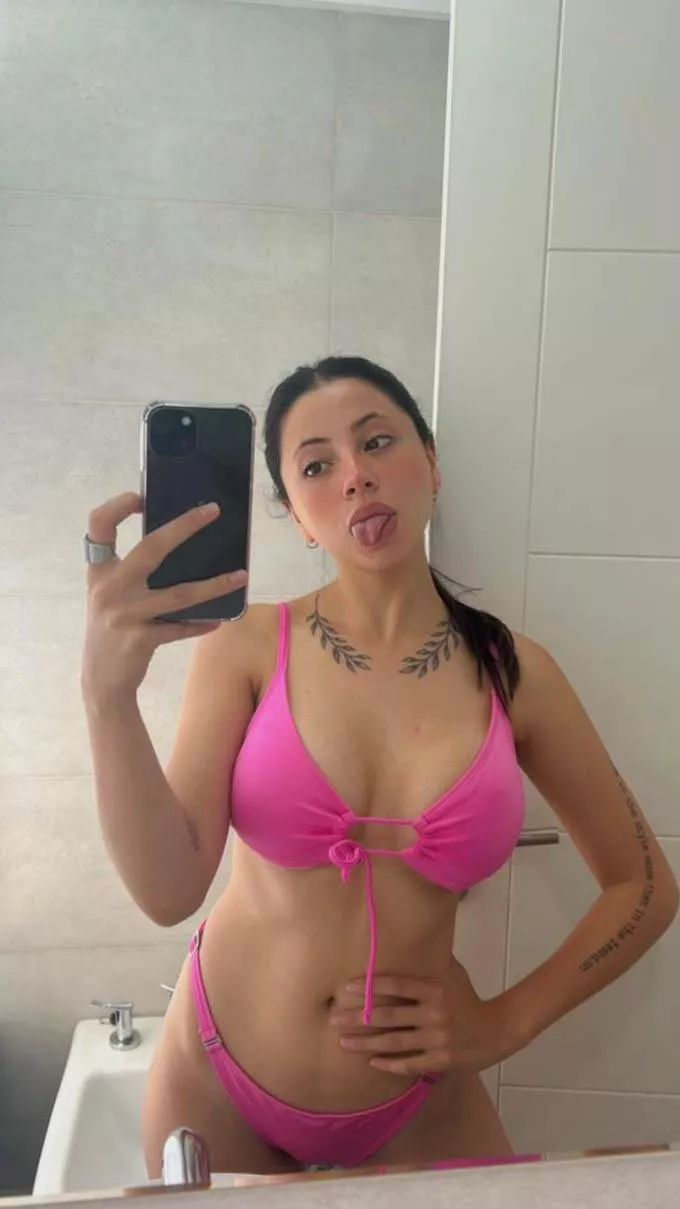 Pink is really slayin posted by Unlikely-Weakness-20