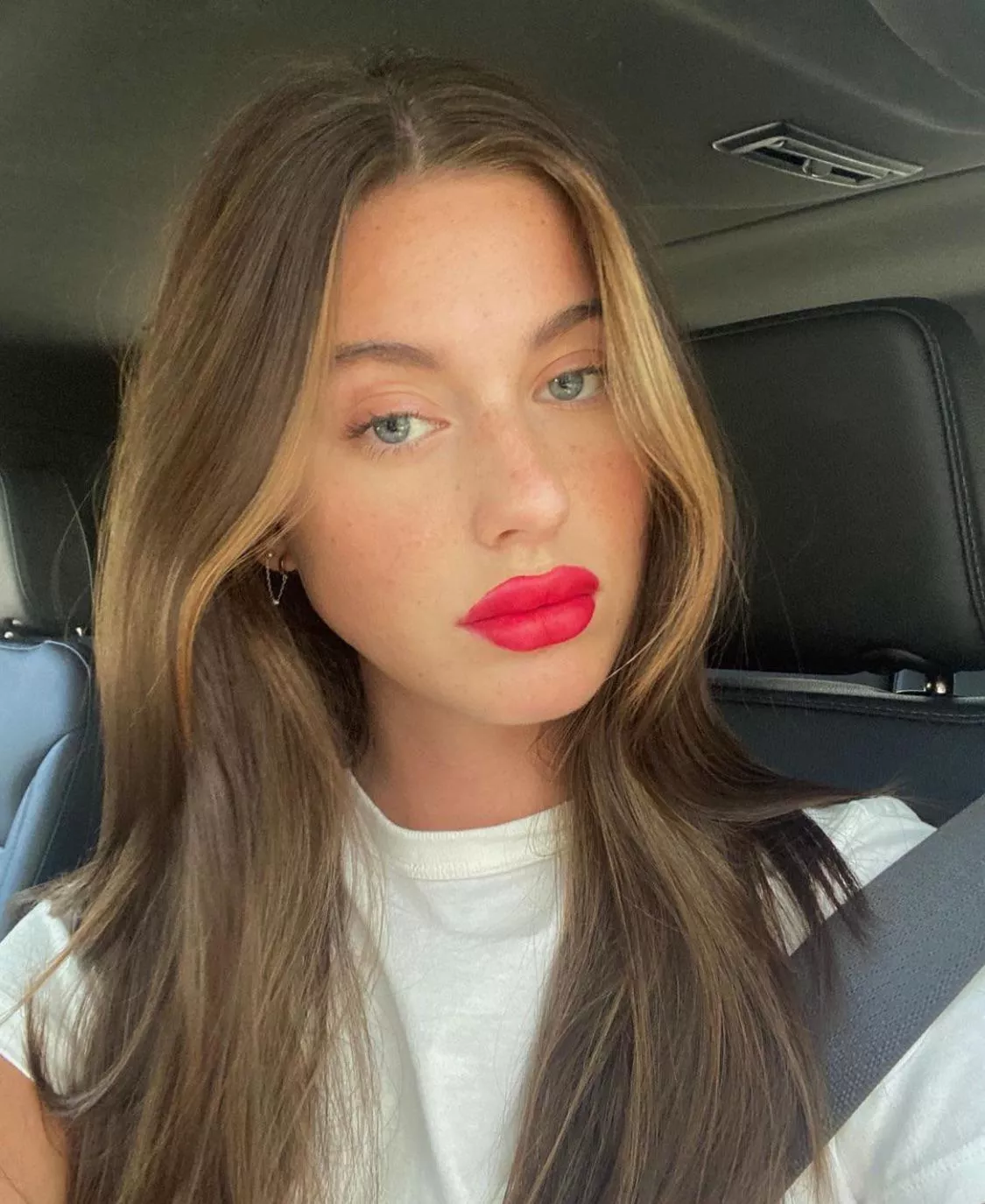 Sarah Waddles posted by cashmere1977_v3