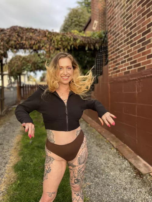 Sunset doofin’ around  by BettyJean666