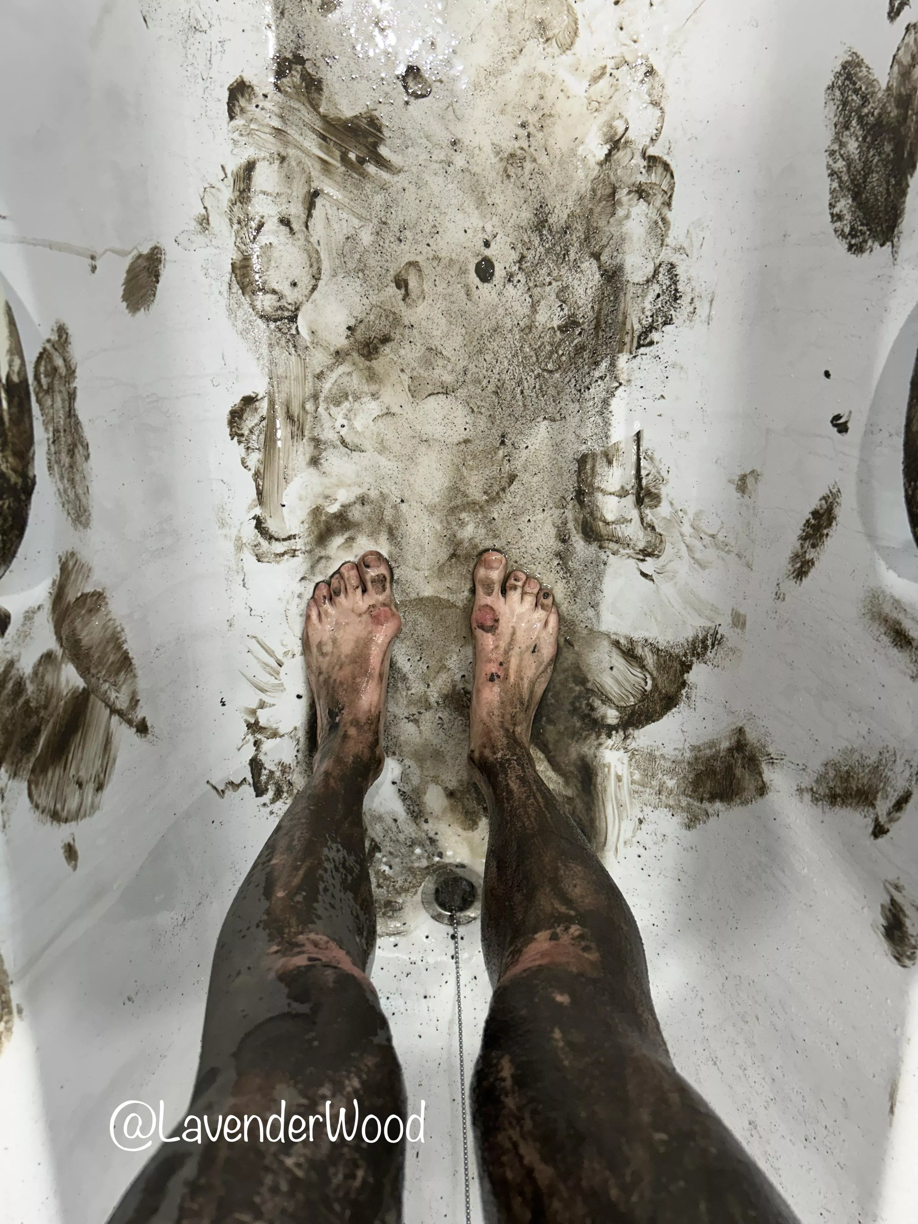 The aftermath of a Dead Sea mud body mask 😂 posted by LavenderWoodxx