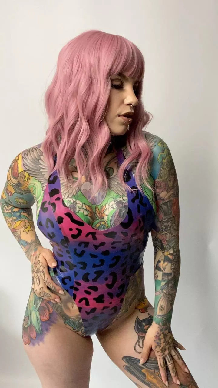 The feeling of you sucking my fully tatted tits would make me so wett posted by daniicupcake