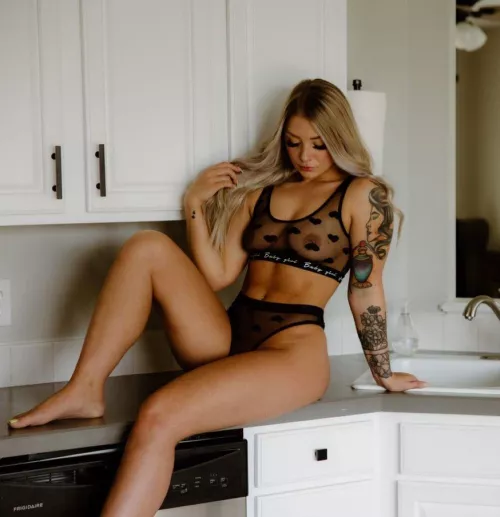 This is what your next door milf looks like by adnapk