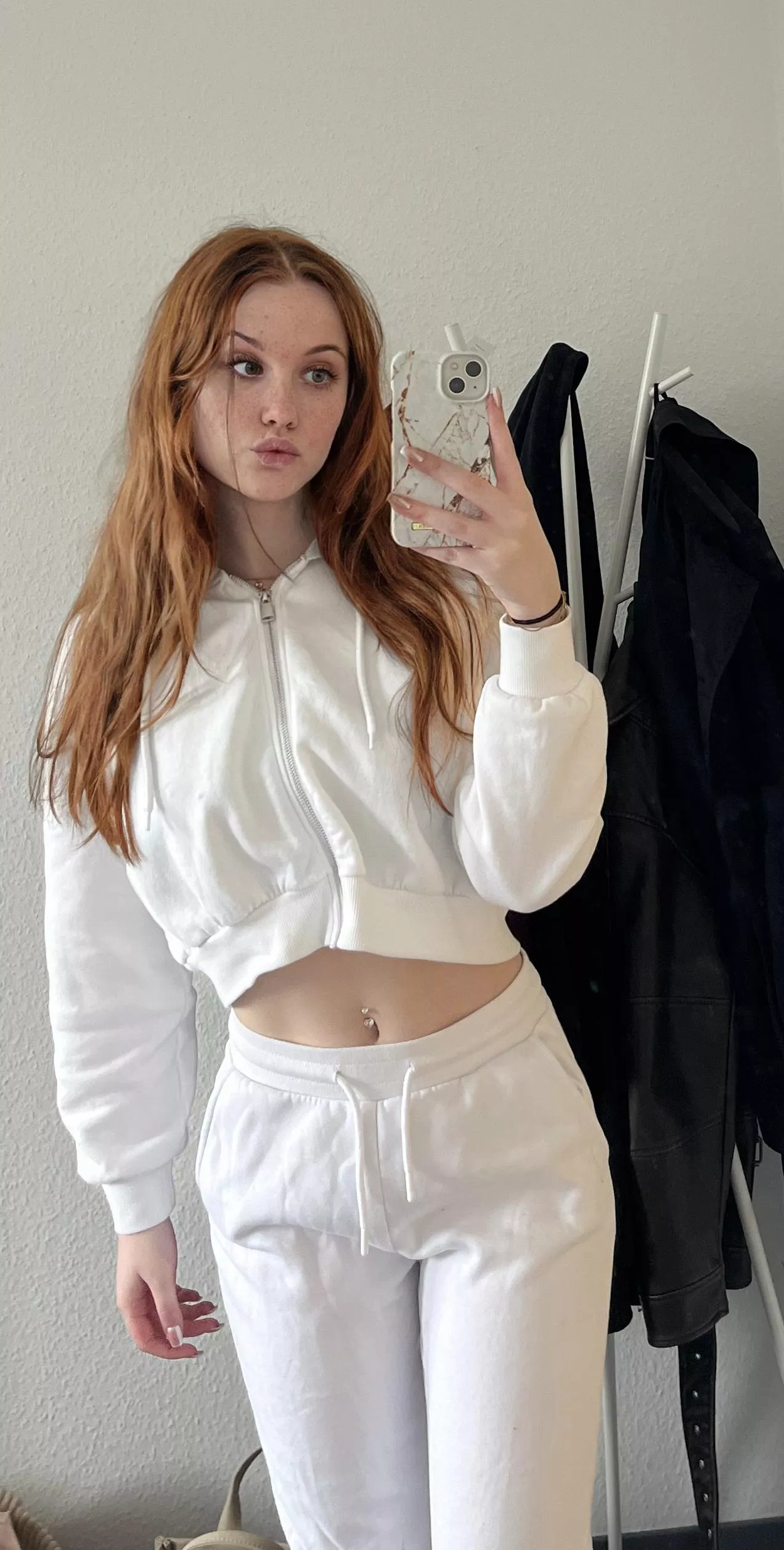 wanna kiss an Irish 19 yo girl ? posted by cutelittlelina