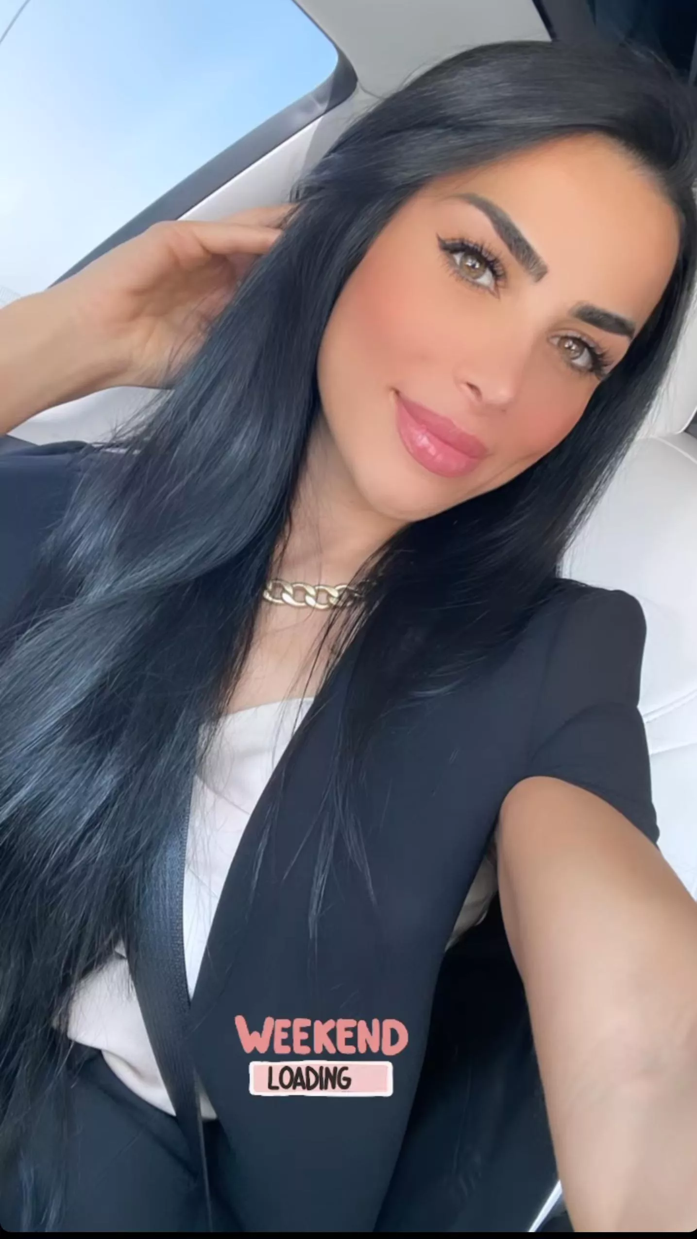 Weekend Loading by Lina H posted by johnny_pipe83