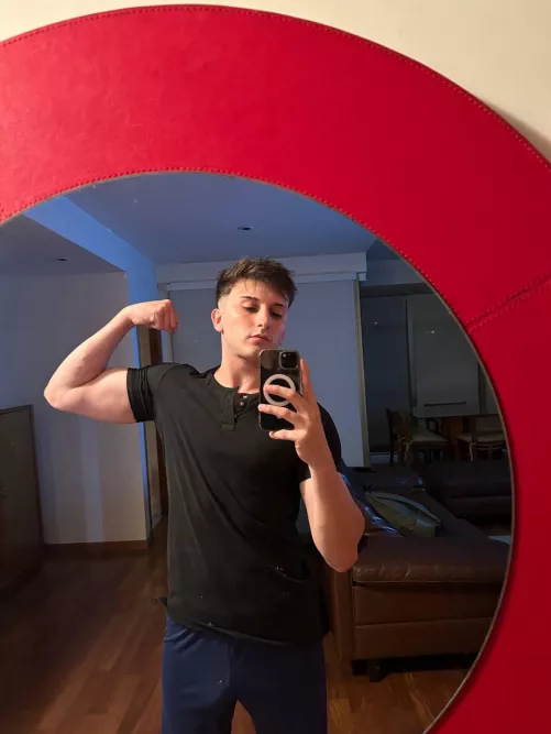 welp, got my unif for the gym haha by itscameron_