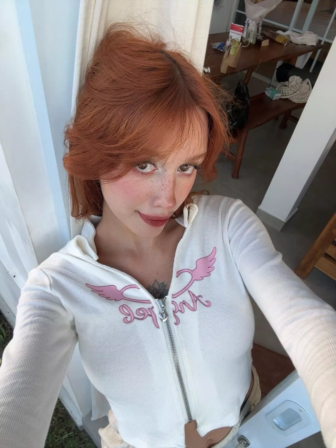 what's the first thing you're noticing about me [IRTR] posted by _Pale_Girl_