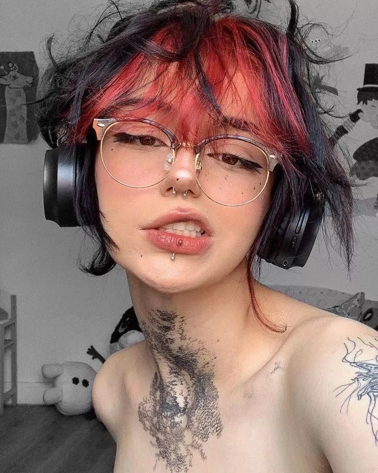 Who's she? posted by Kaibun_360