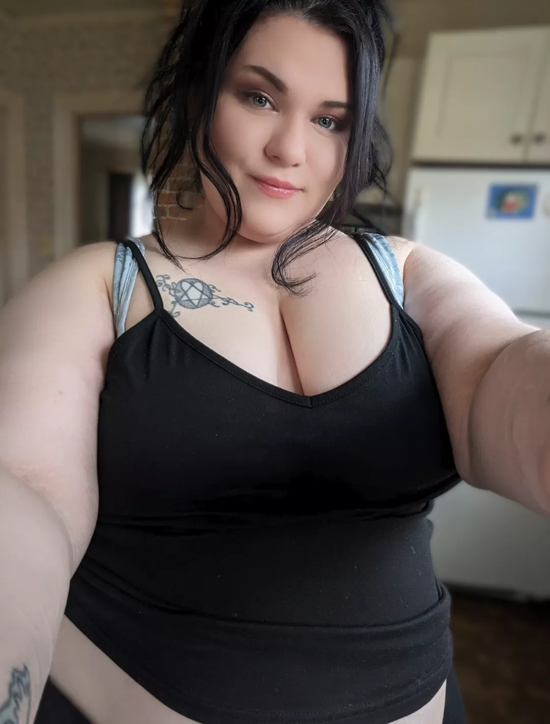 Will you help undress me? 😘 posted by leahbearr94