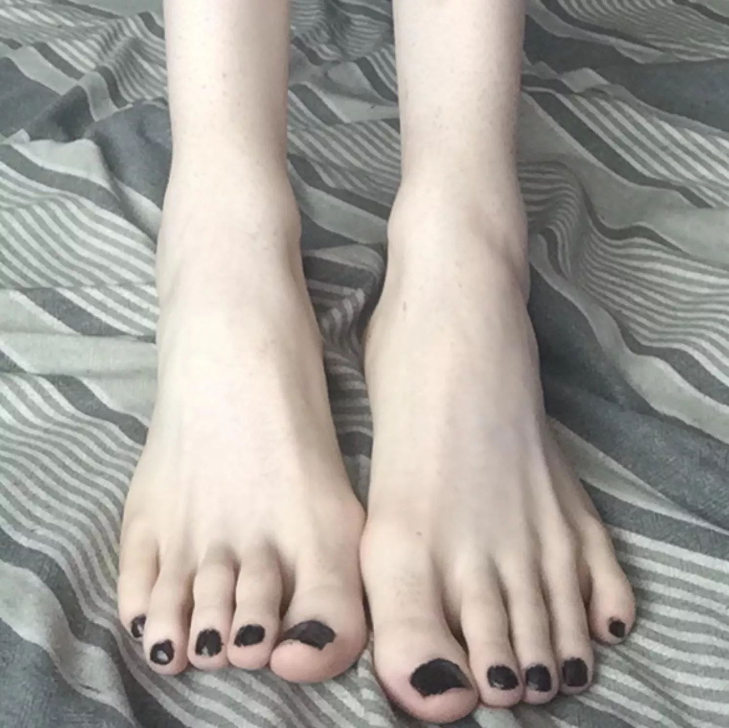 Will you worship my feet? 🖤 posted by MissPirait