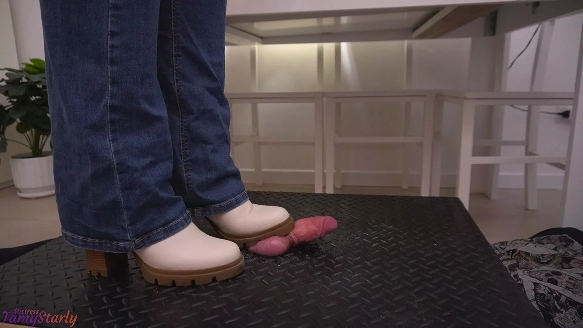 You can’t escape 😈 posted by TamyStarly