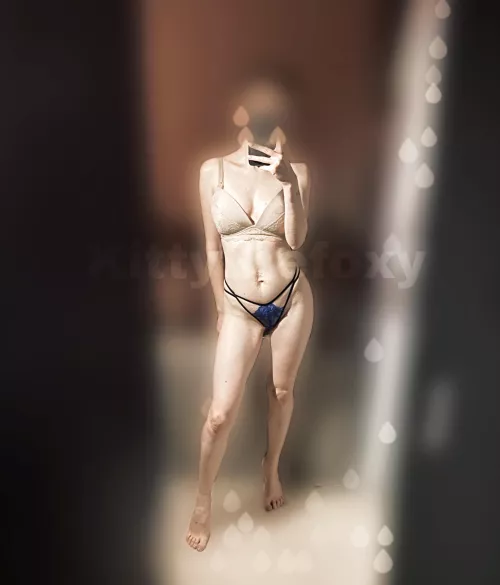 Your phone dings - unknown number. You get this selfie. What do you do by kittythefoxy