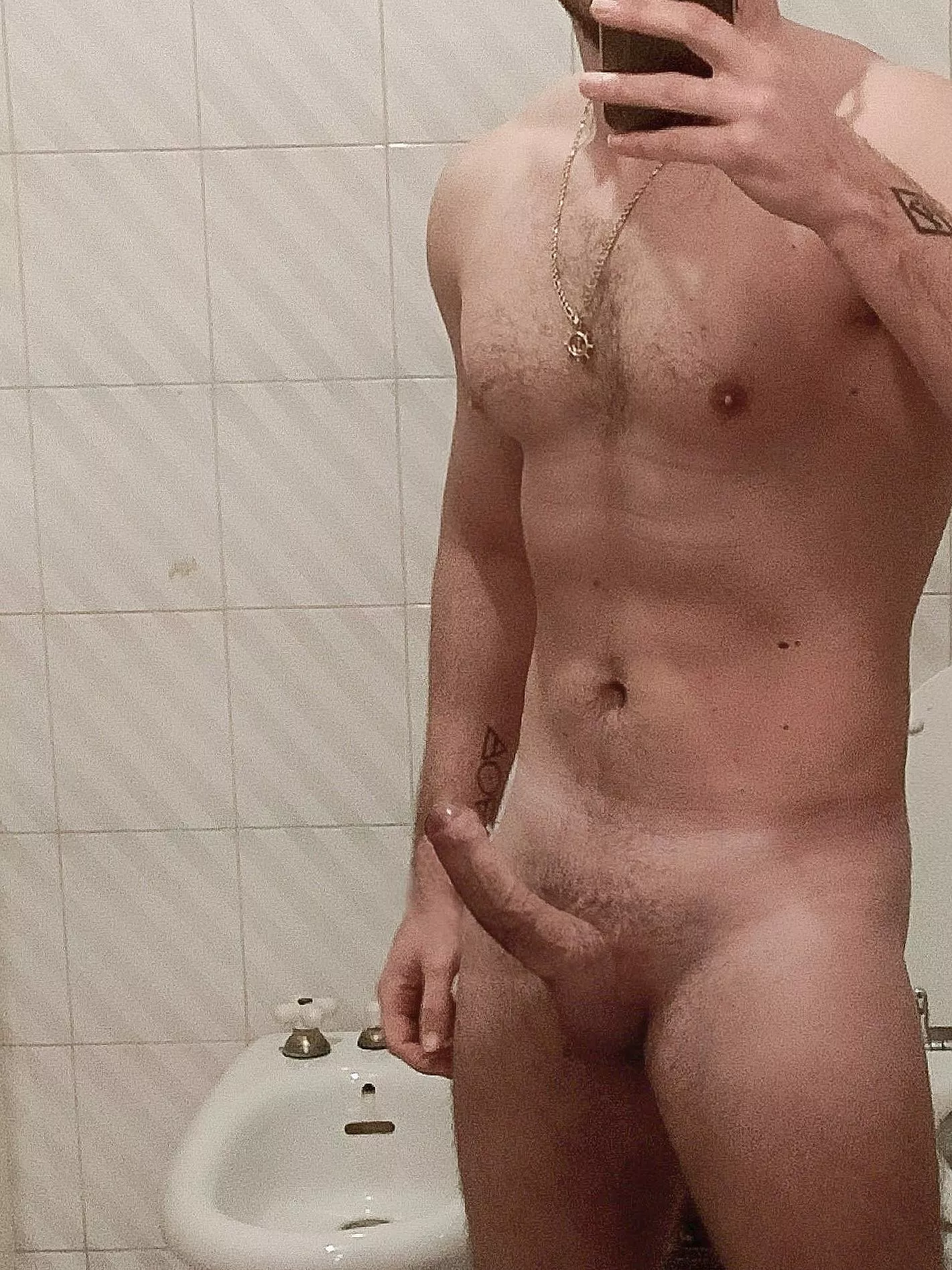 [30] just your average bros boner posted by ventidue_22
