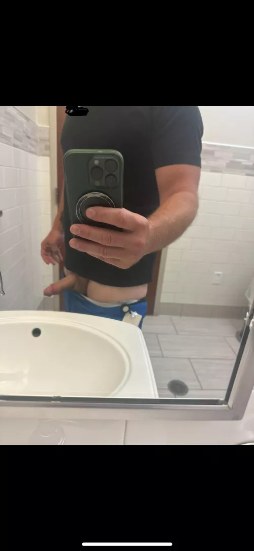 [41] Dads can take bathroom work selfies too ;) by thatbourbonguy