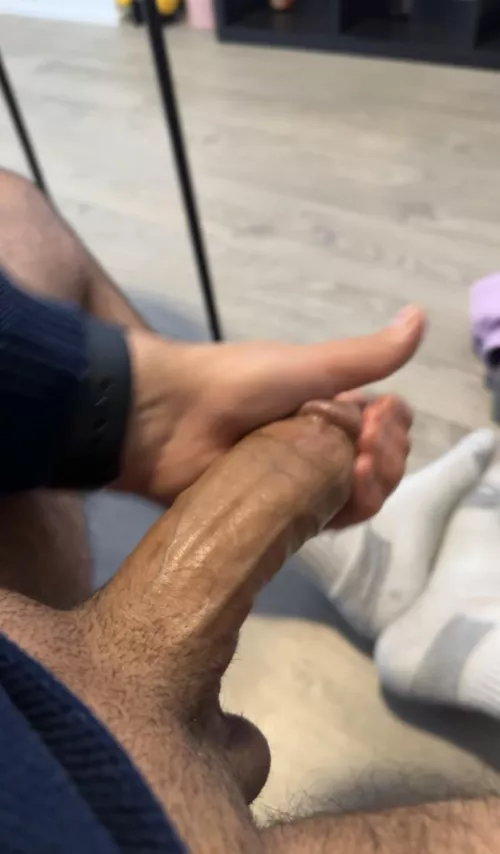 Average height with a third leg or tall with an average cock? by georgemuharris