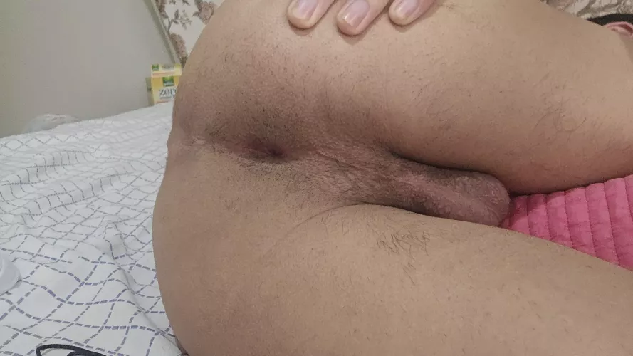 Can you plug me please 🥺.. by Aloy_sard