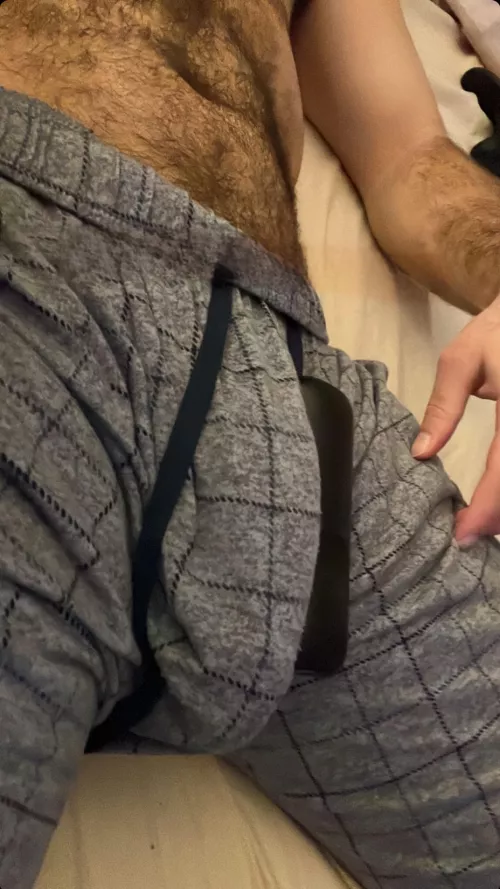 Chillin next to Roku remote by Ryukmugenjin