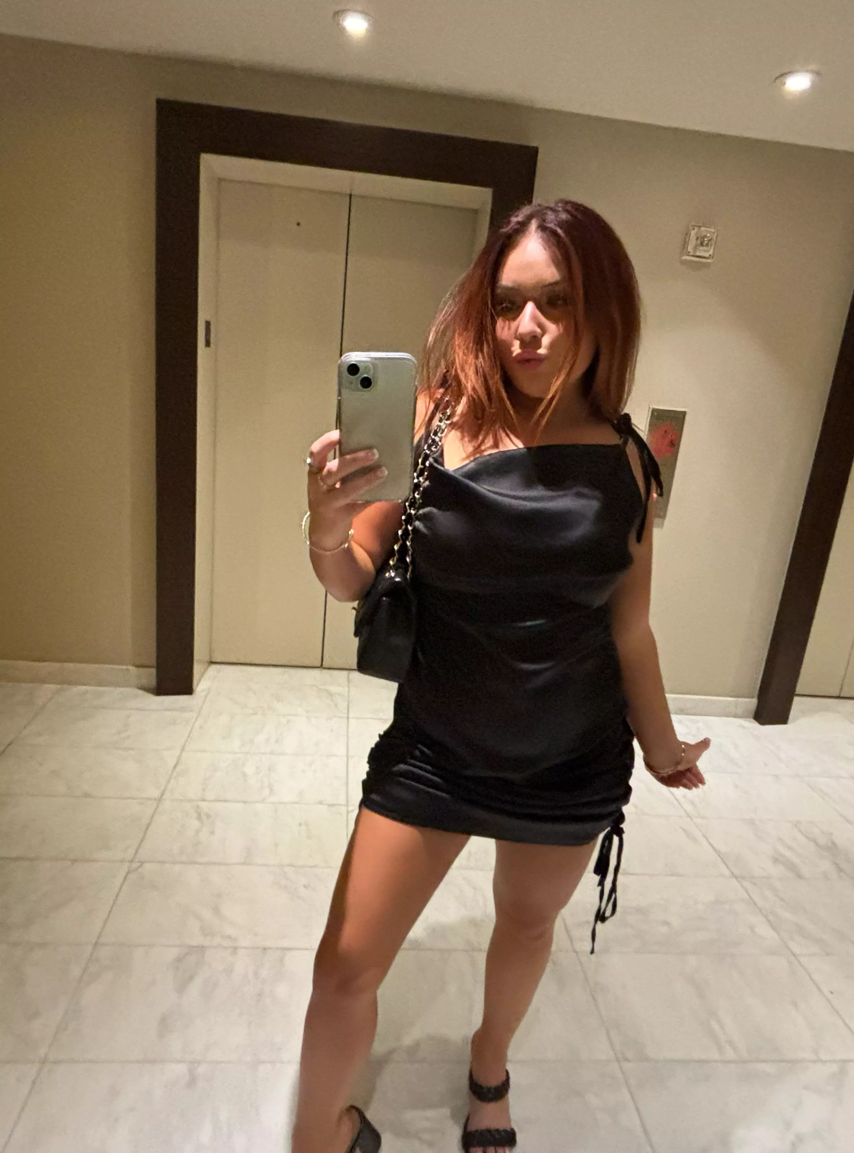 Classy redhead in the house posted by Ayla_AnneK