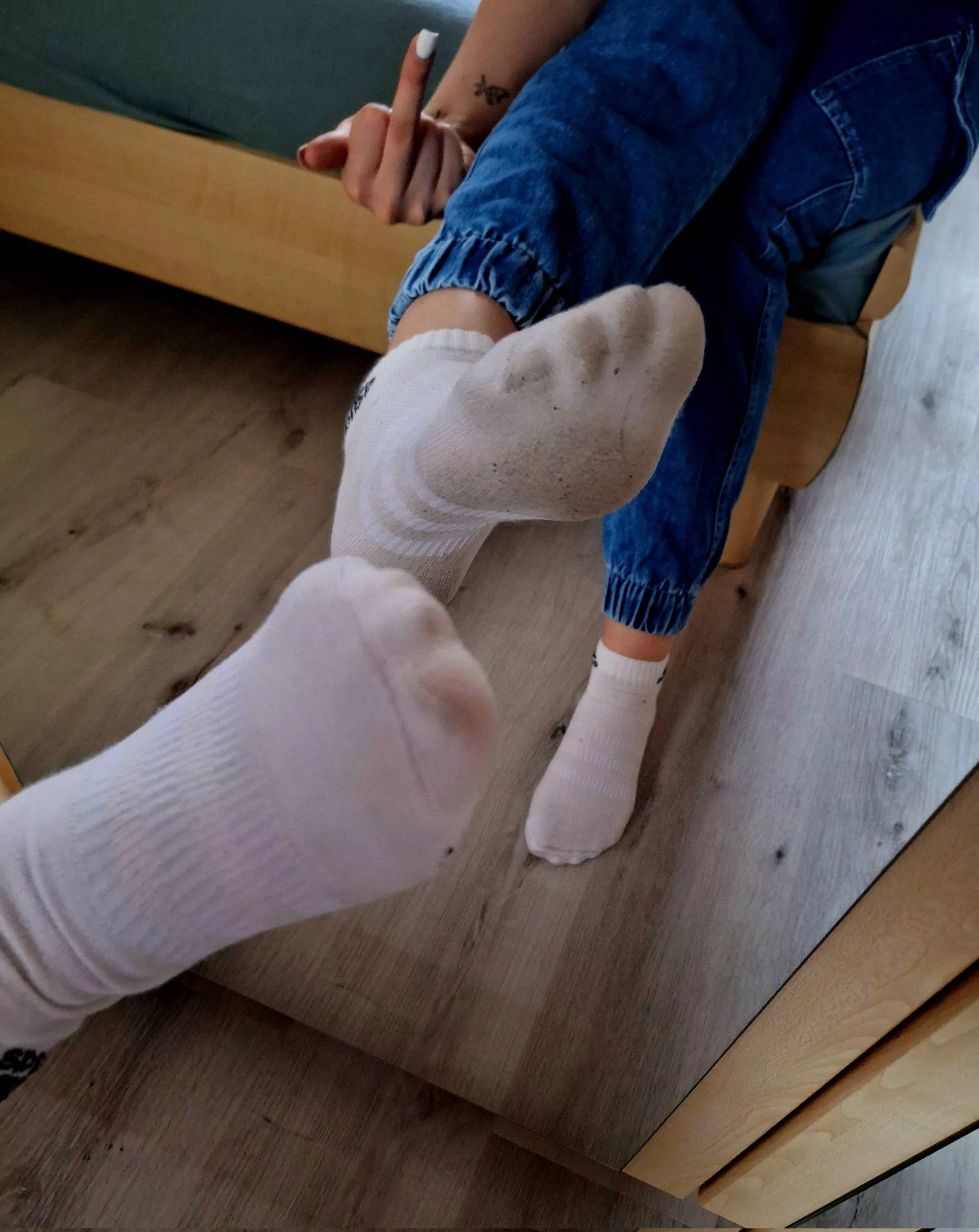 Dirty white socks (f) posted by Sophia_socks