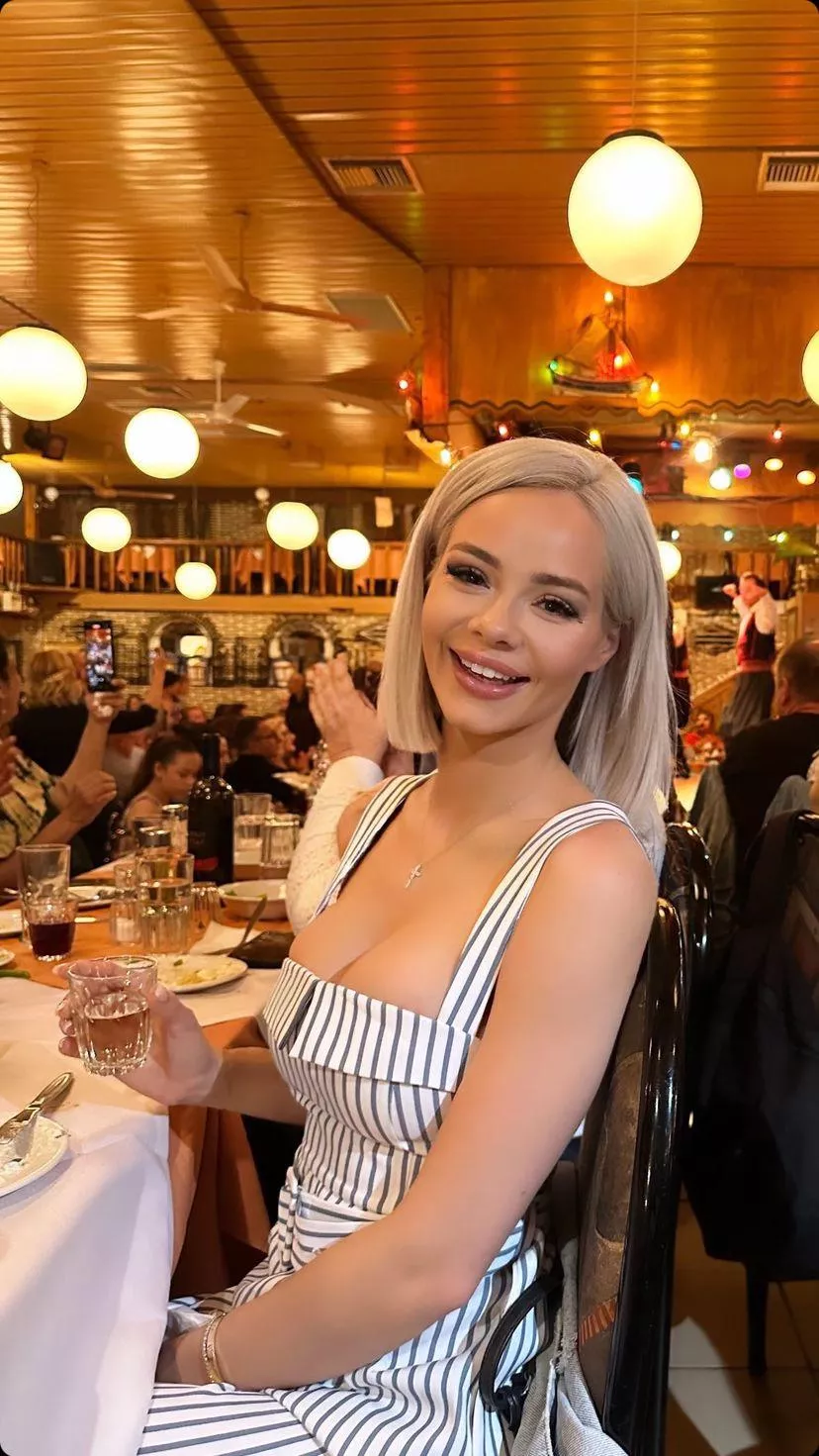 Elsa Jean posted by assclown616