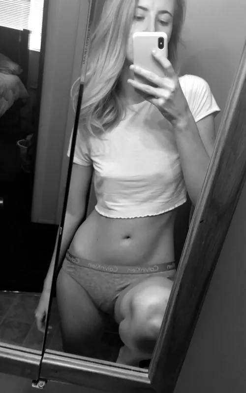 [F]eeling unbearably horny can you help me with that? 6’1 and ready! by IssyAusti