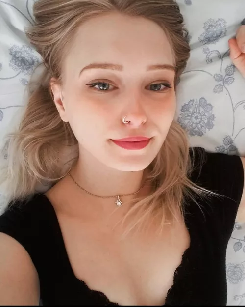 Heading out on a date!  by theinsolentbunny