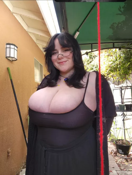 Help me in the garden ?(: by Fail-Stunning