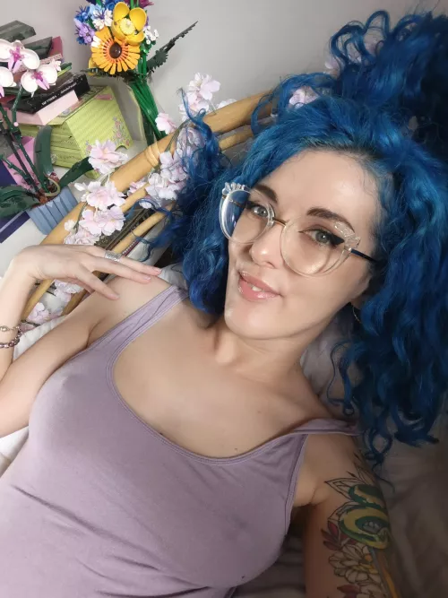 High beam mode, checking in! by Haelle