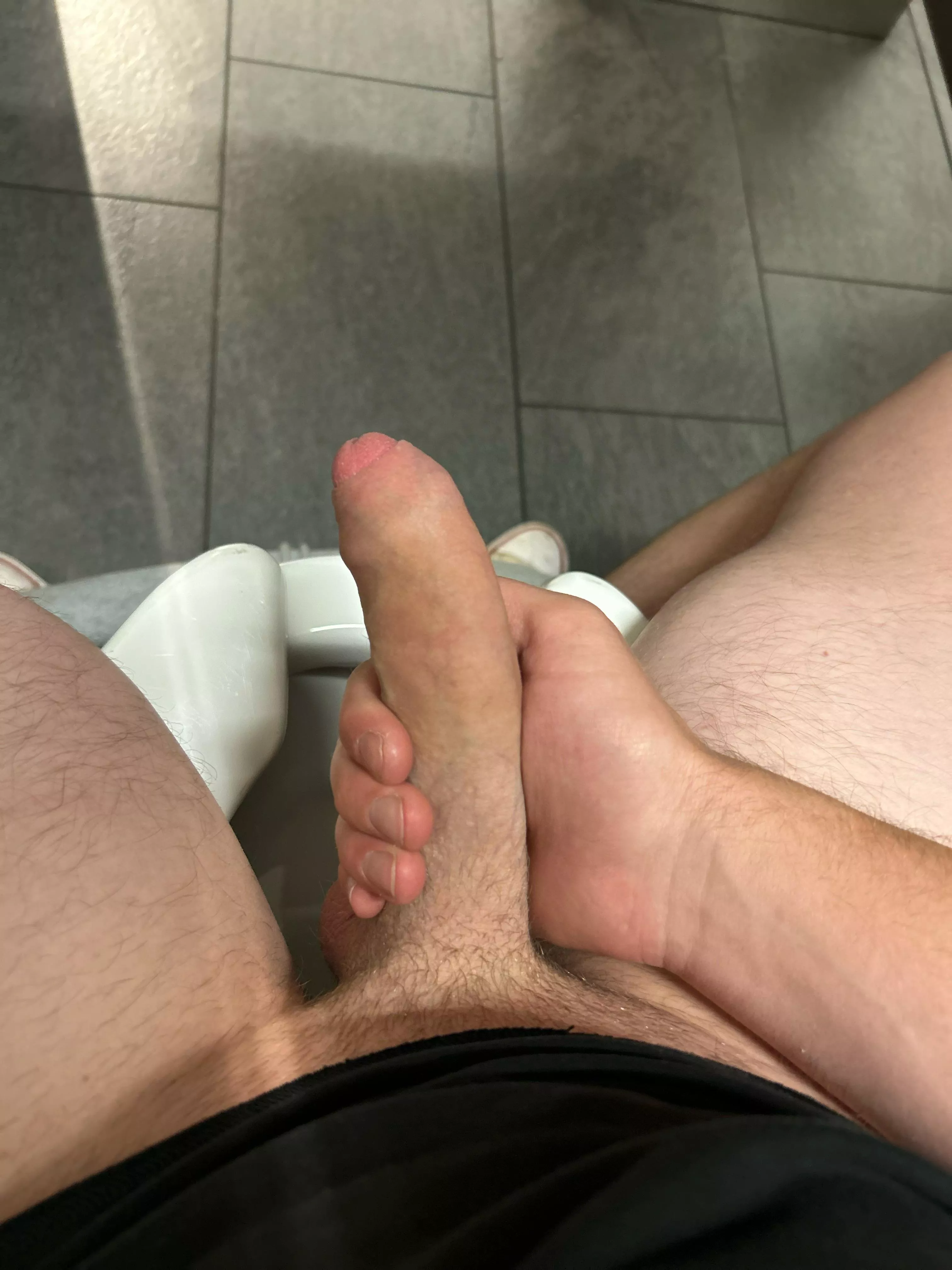 Hoping for some under stall action in SFO airport posted by foreskinbottom