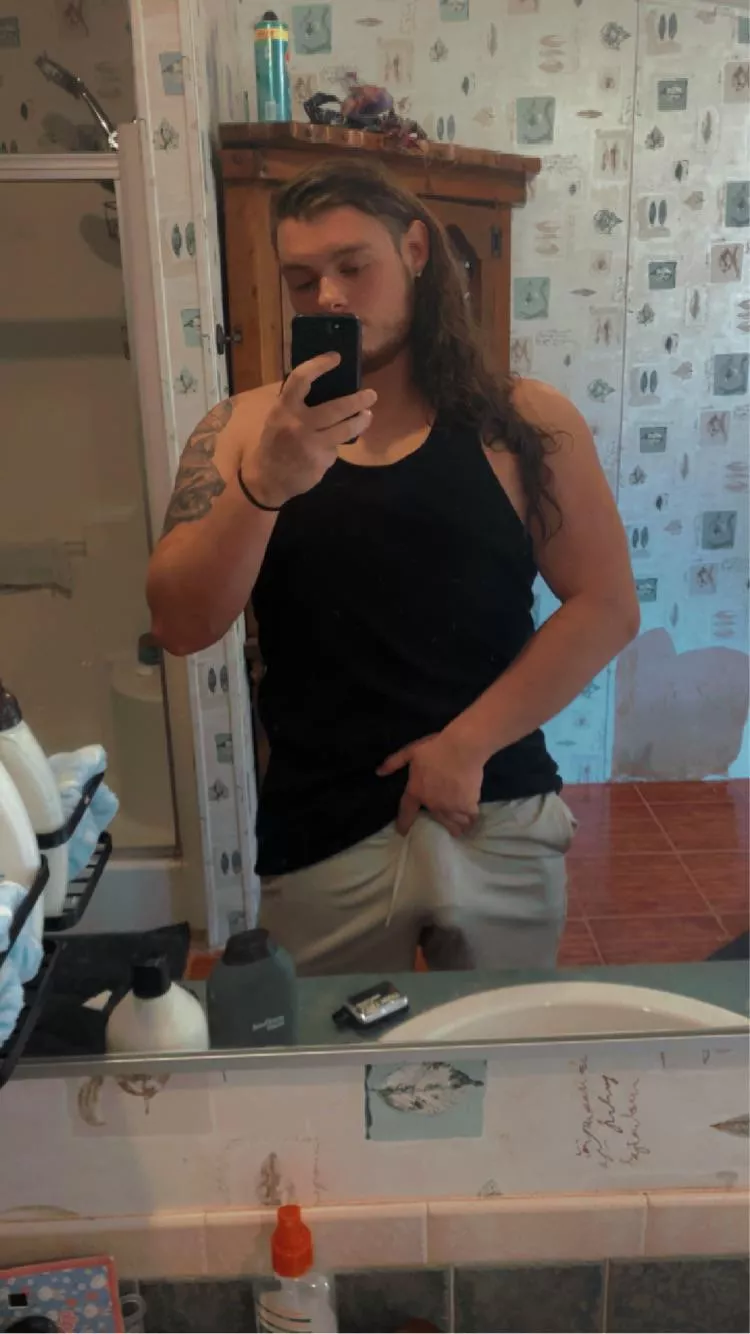 How’s my gym outfit  posted by Weak_Preparation_899