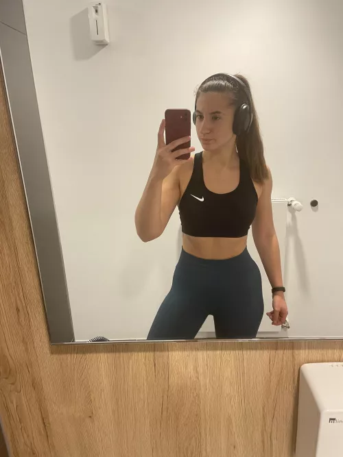 I can see the gains in my thighs by alekanidis