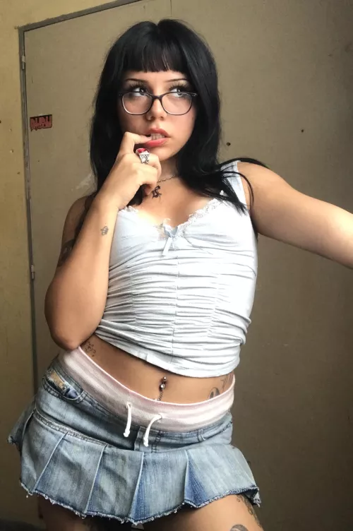 I may look innocent but.. I know a lot of ways to make u cum really quick.. by confused_donkey