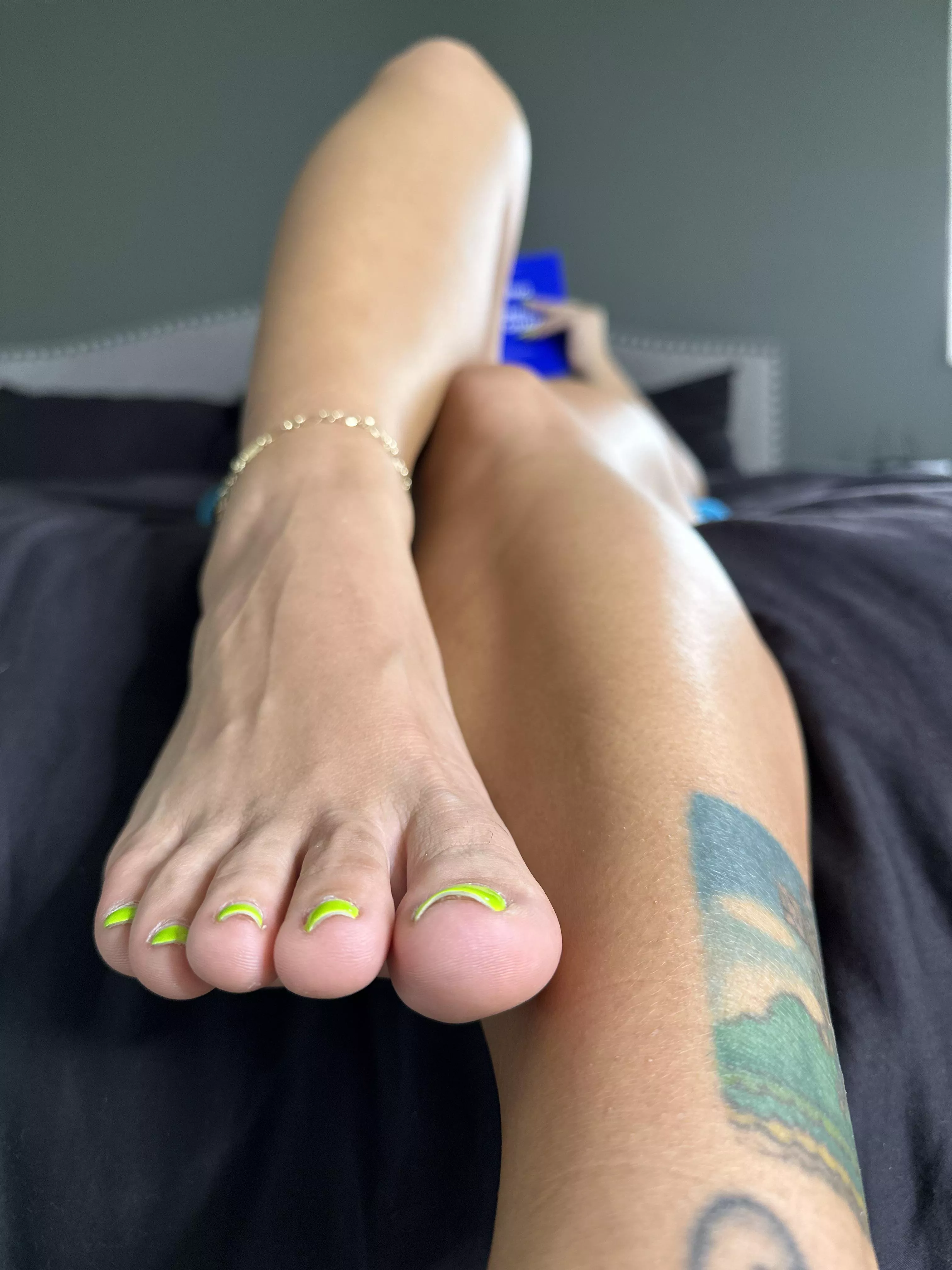 I would love to feel your tongue between my toes posted by peachyyypeaches
