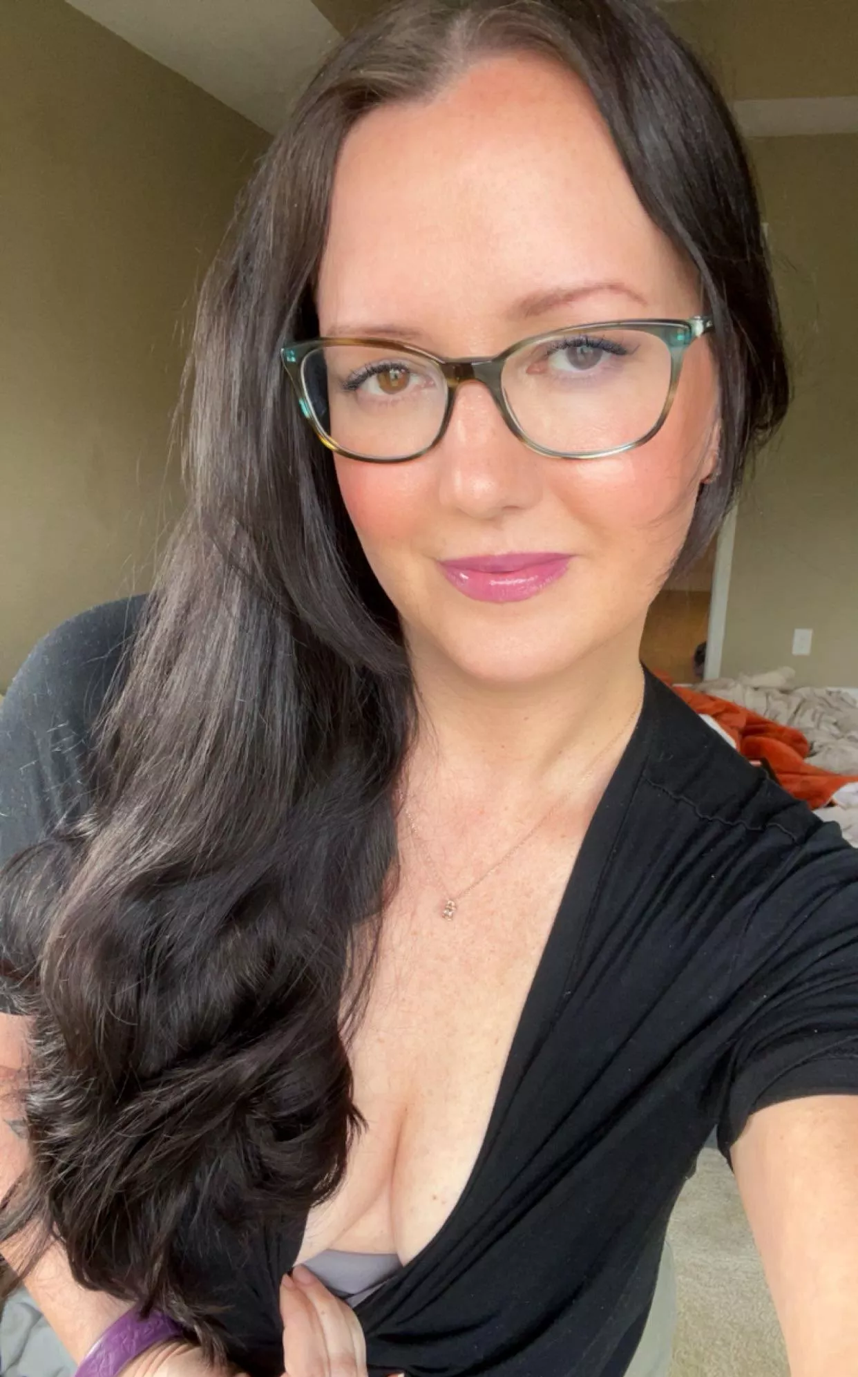 Just a peek posted by Swift_jennis8