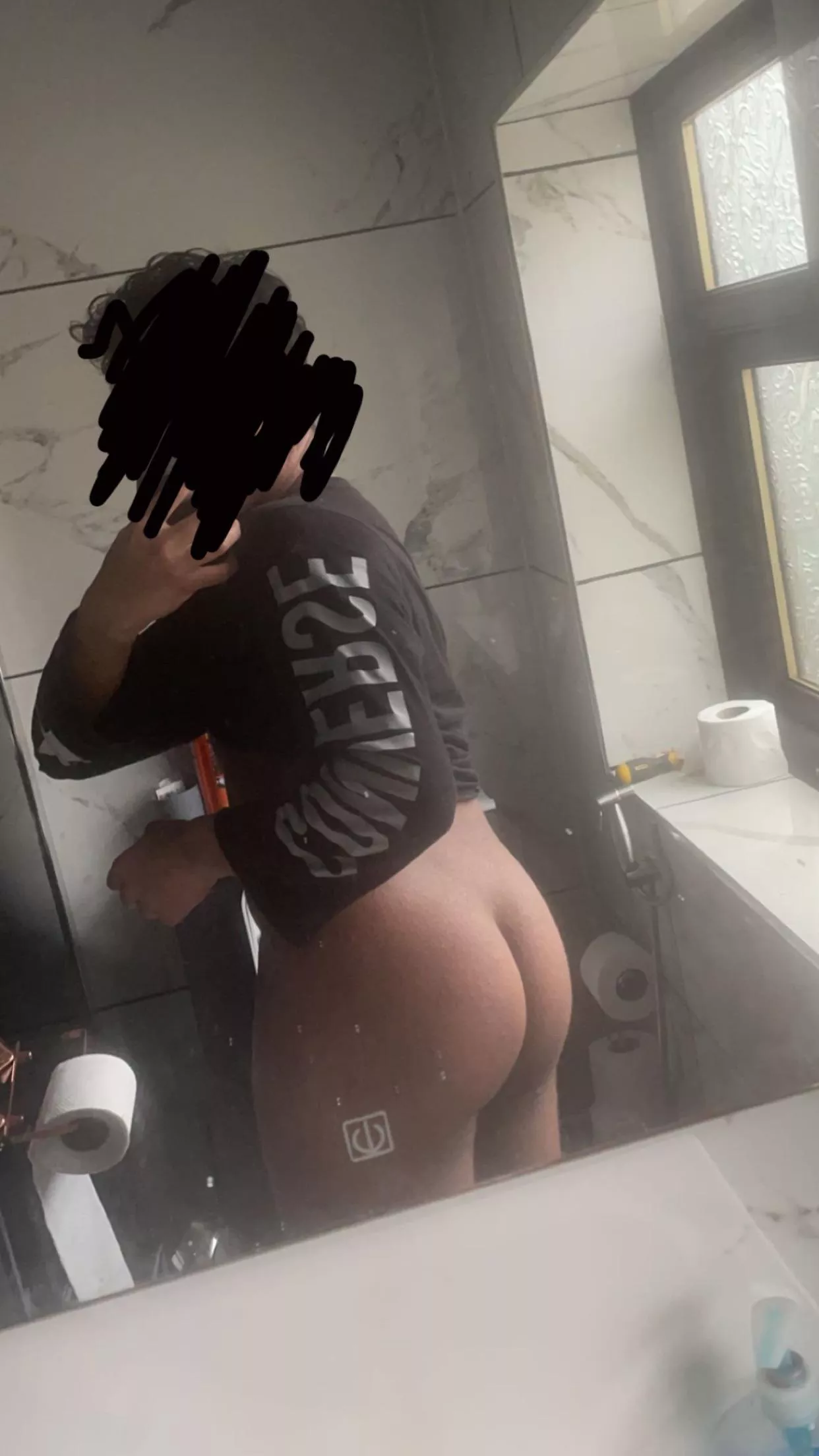 Lots of guys are saying my ass was made for anal, do you agree? 🫢  posted by alsohannah1