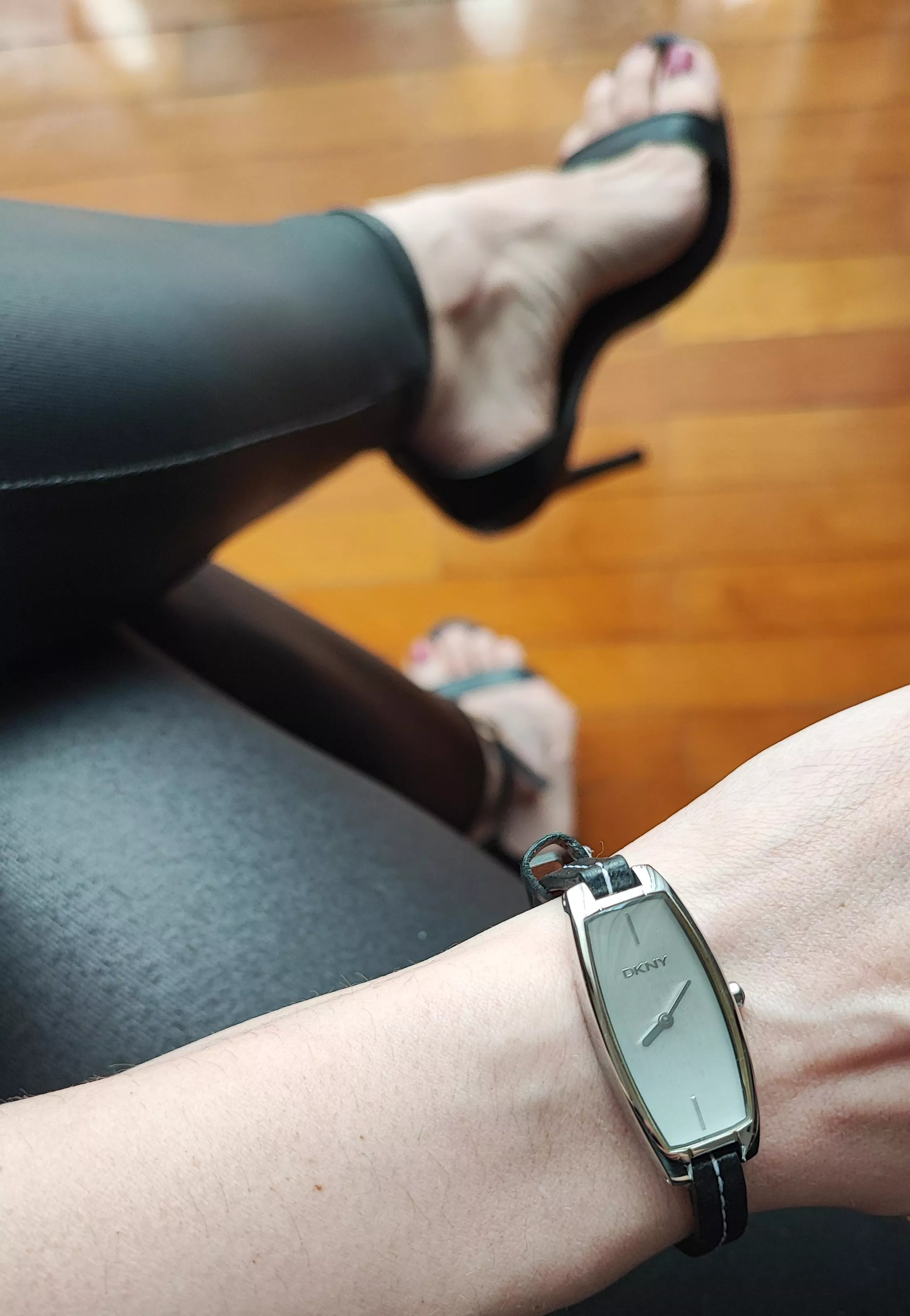 Making dicks pulsate with my watch posted by AnnaTheMiss2