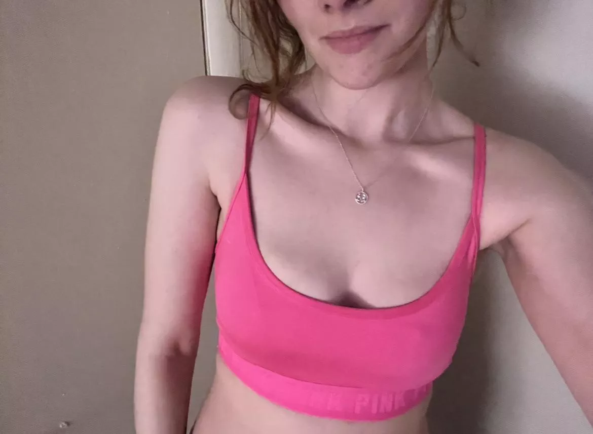me in my pink sports bra🩷 posted by Glistening_scene