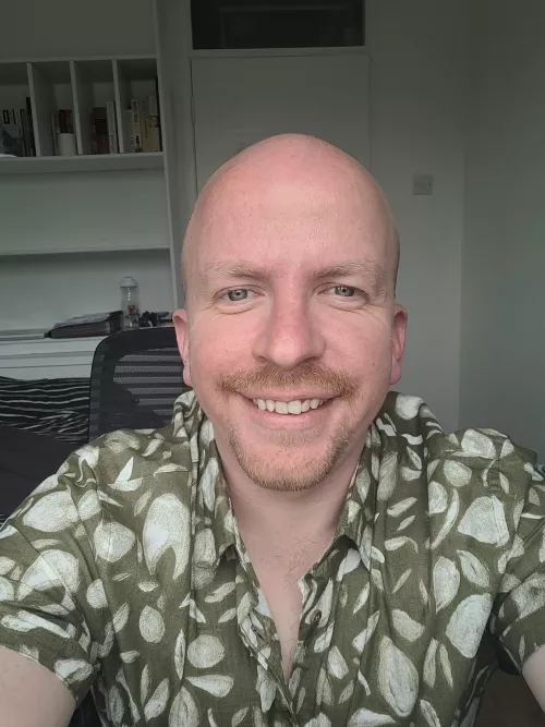 New shirt, same smile :-) by pinkyboi86