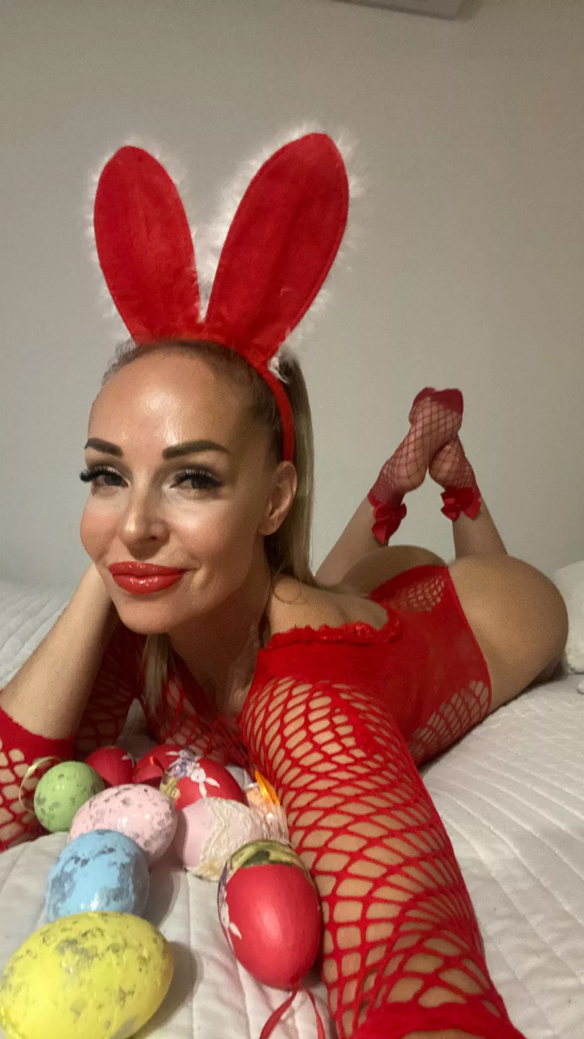 Once again in bed on <sunday waiting for a creampie posted by Lucy-_girl