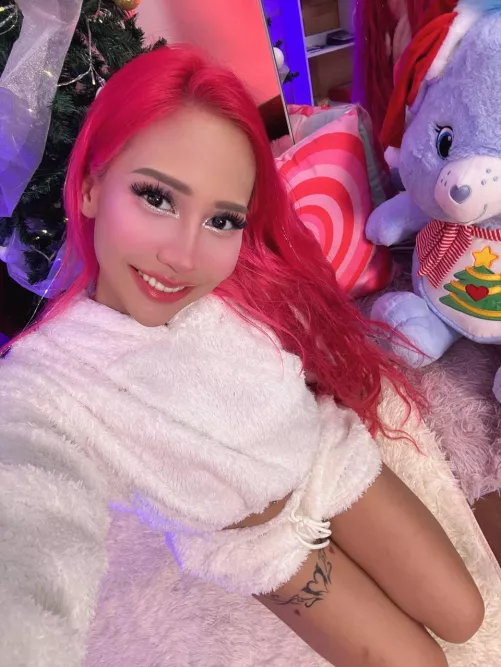 Pink hair dont care by PomegranateFim