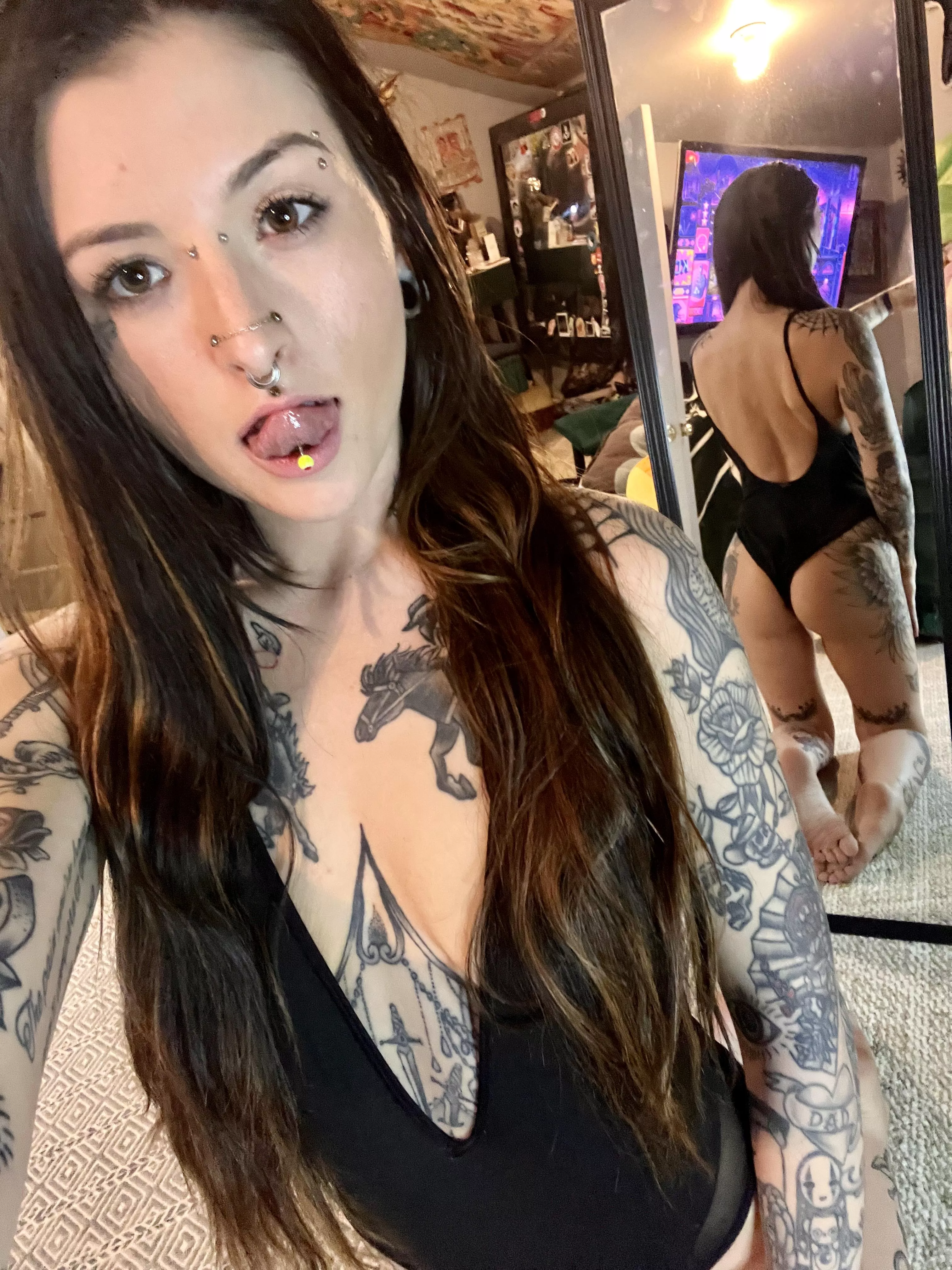 pretty lil alt girl fuckdoll posted by ShadowyGothQueen_