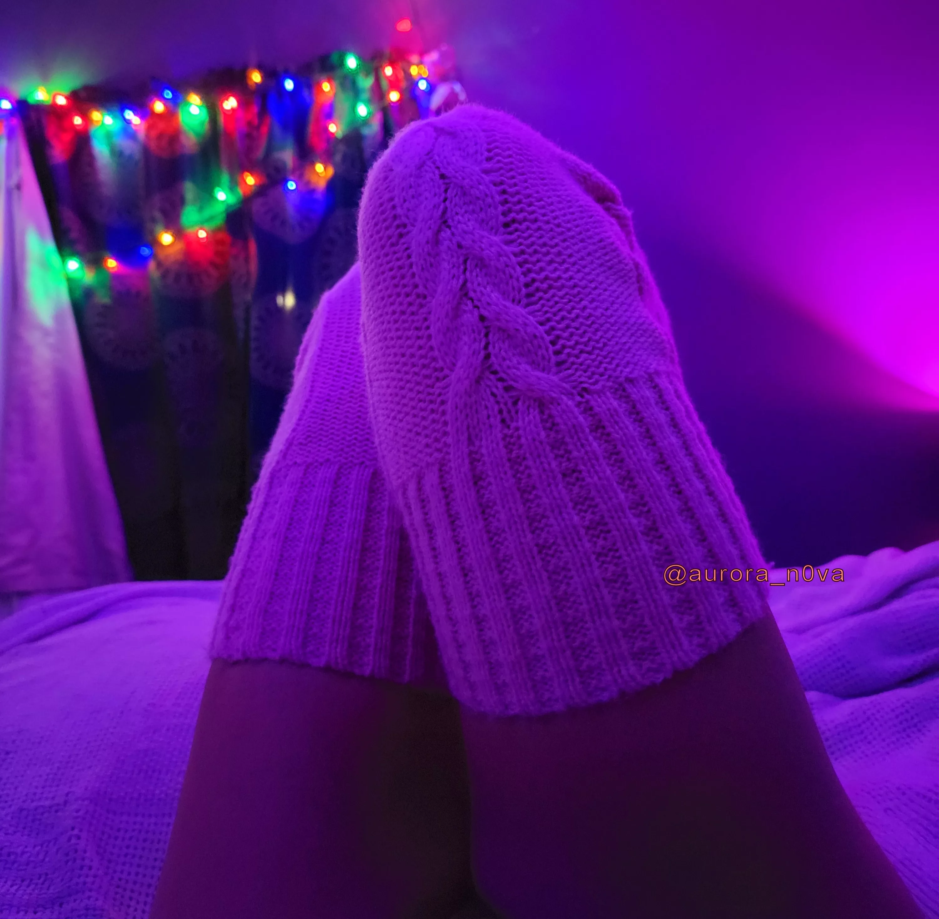 Ready and waiting ❤️💋 posted by aurora_n0va