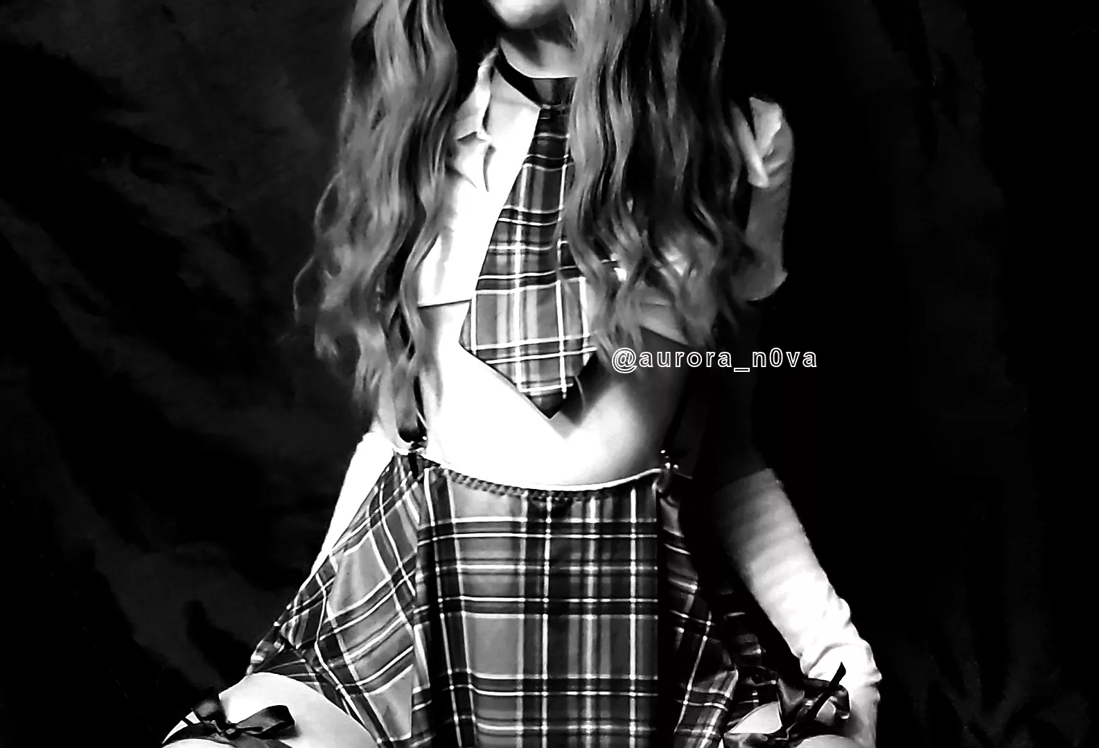 Ready and waiting ❤️💋 posted by aurora_n0va