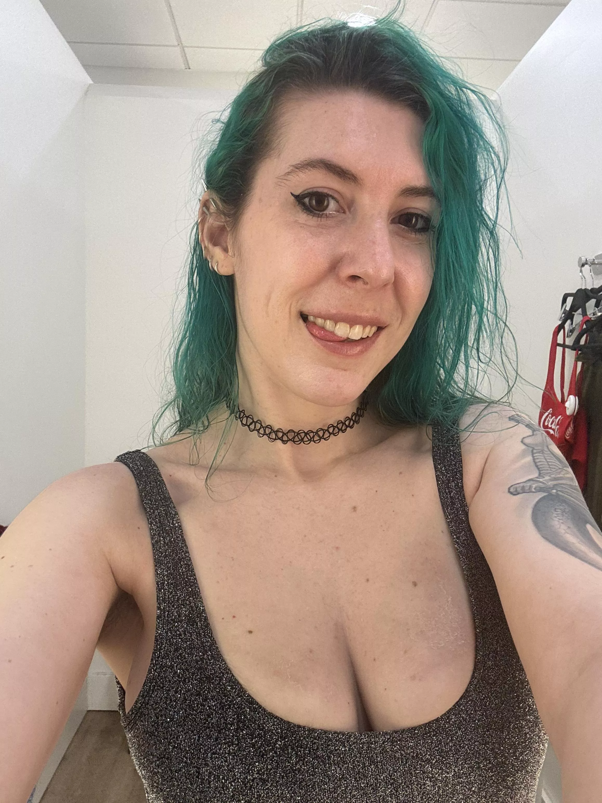 Sparkly and busty posted by sirenskiss3