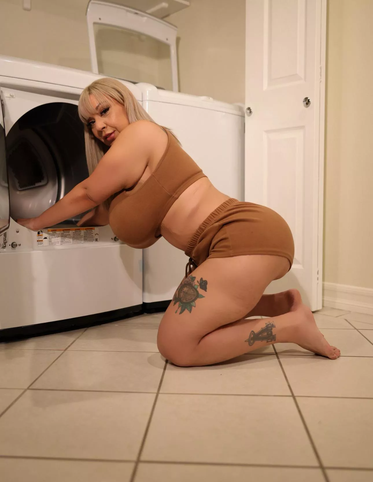 Sunday chores . Can I help you clean up?  posted by BimboInTraining_