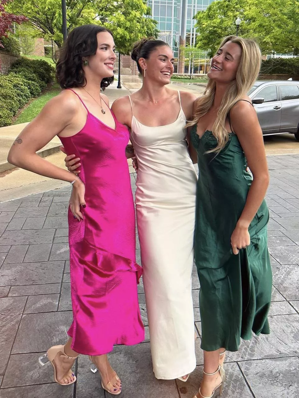 Tall girls [3] posted by DecemberBloke