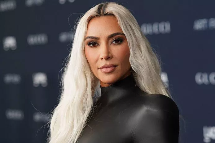 The most perfect blonde girl 😇 posted by bbySophieLove