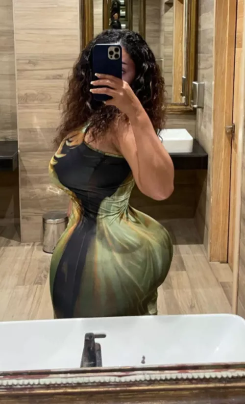 Toilet pics >> by sexybeach_